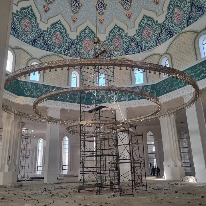 Çemberli cami avizesi ve cami içi aydınlatma uygulaması – Medine Avize