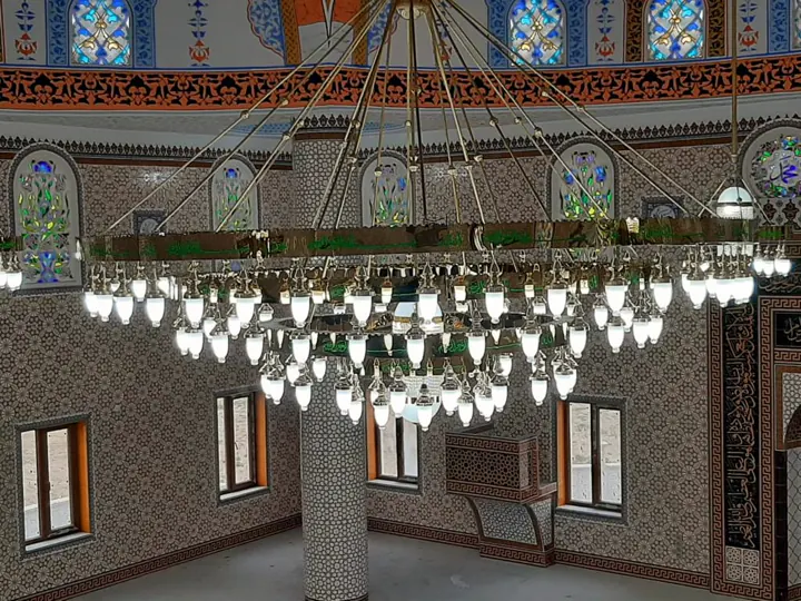 Çemberli cami avizesi uygulaması 08 – Medine Avize